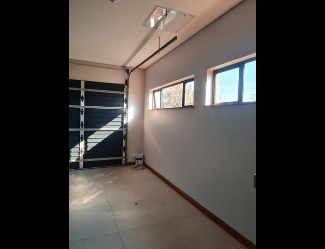 4 BEDROOM HOUSE FOR SALE IN HERON BANKS GOLF ESTATE